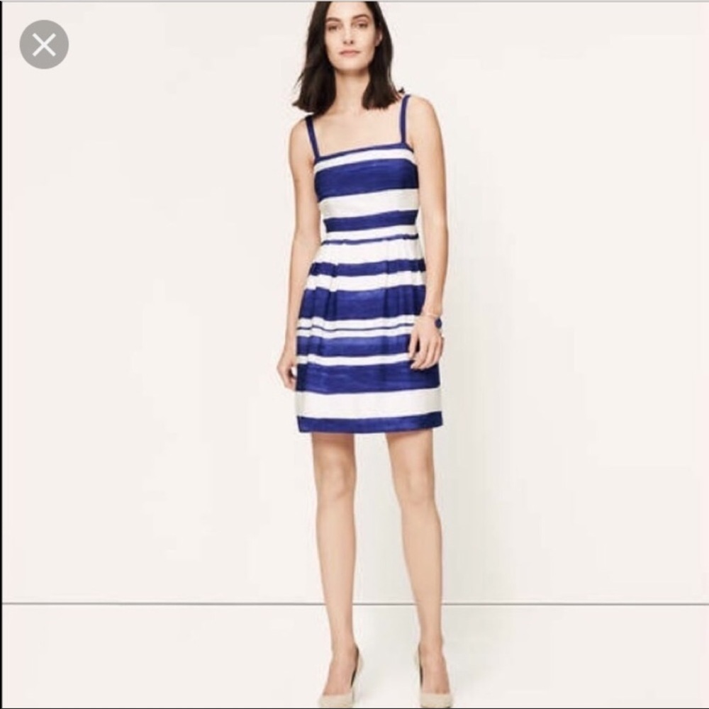 ✨ Moving sale 🚗- Loft Blue White Watercolor Stripe Pleated Dress, Size 00P